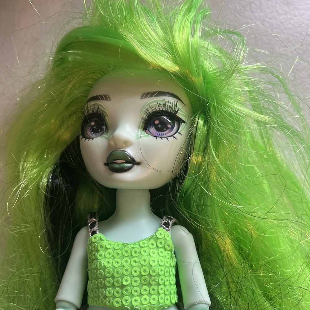 Rainbow High Harley Limestone Shadow Vision Articulated Doll Neon Green & Black - Picture 2 of 6